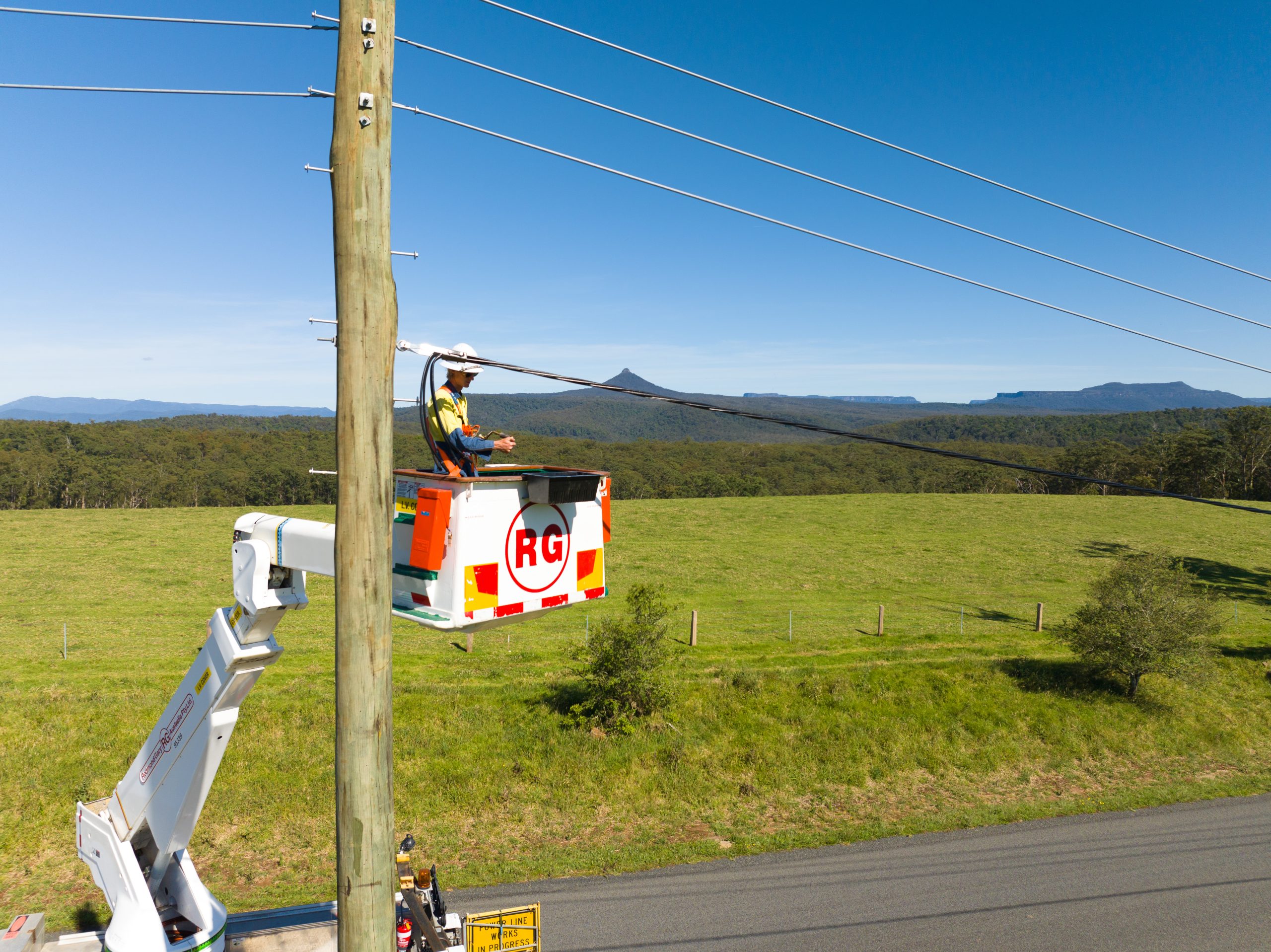On the Job with POWERCOUNTRY performing Overhead Installation & Maintenance